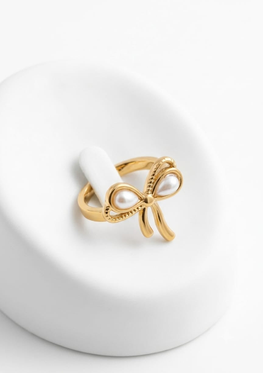 Pearl Bow Ring – Gold