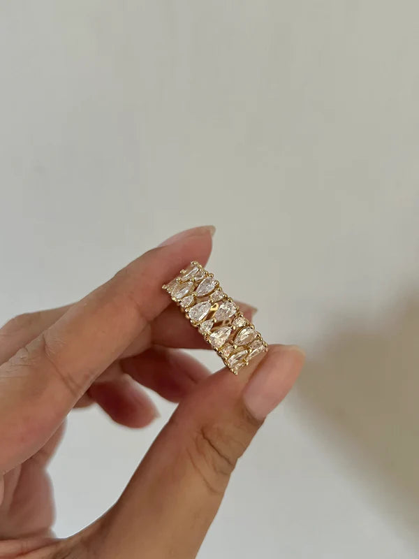 Luxurious Zircon Ring Band